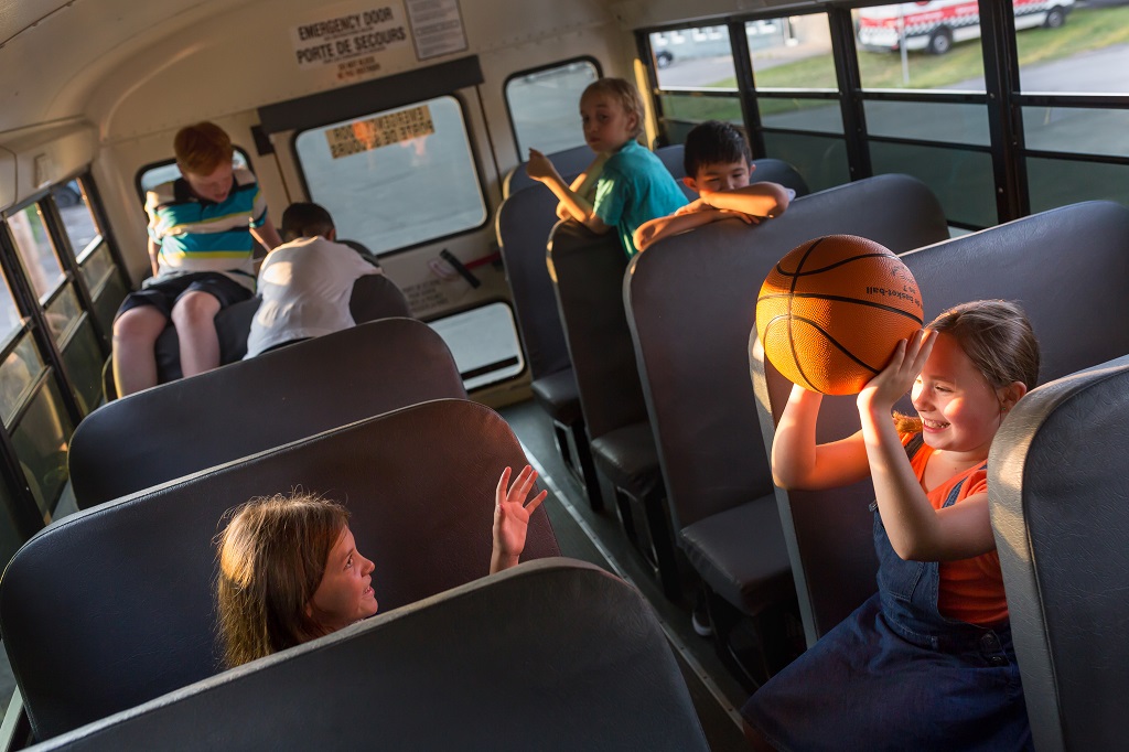 6 Benefits of Hiring a Charter Bus for a School Field Trip | Infinity Transportation